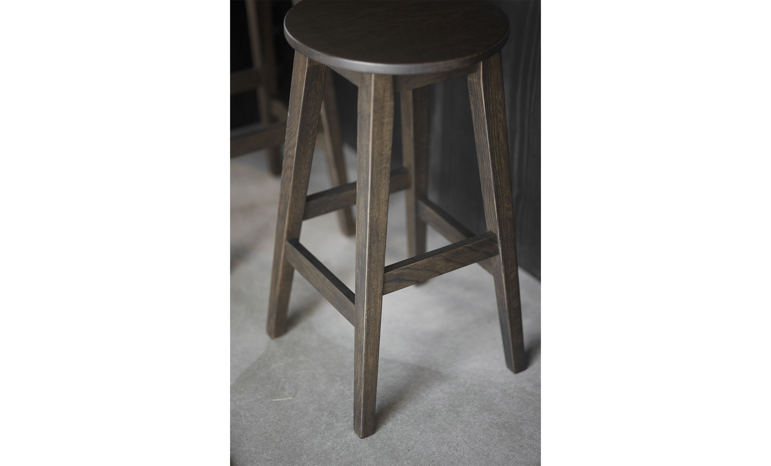 AUSTIN Barpall Brun Ek från Rowico Home, bild 2
