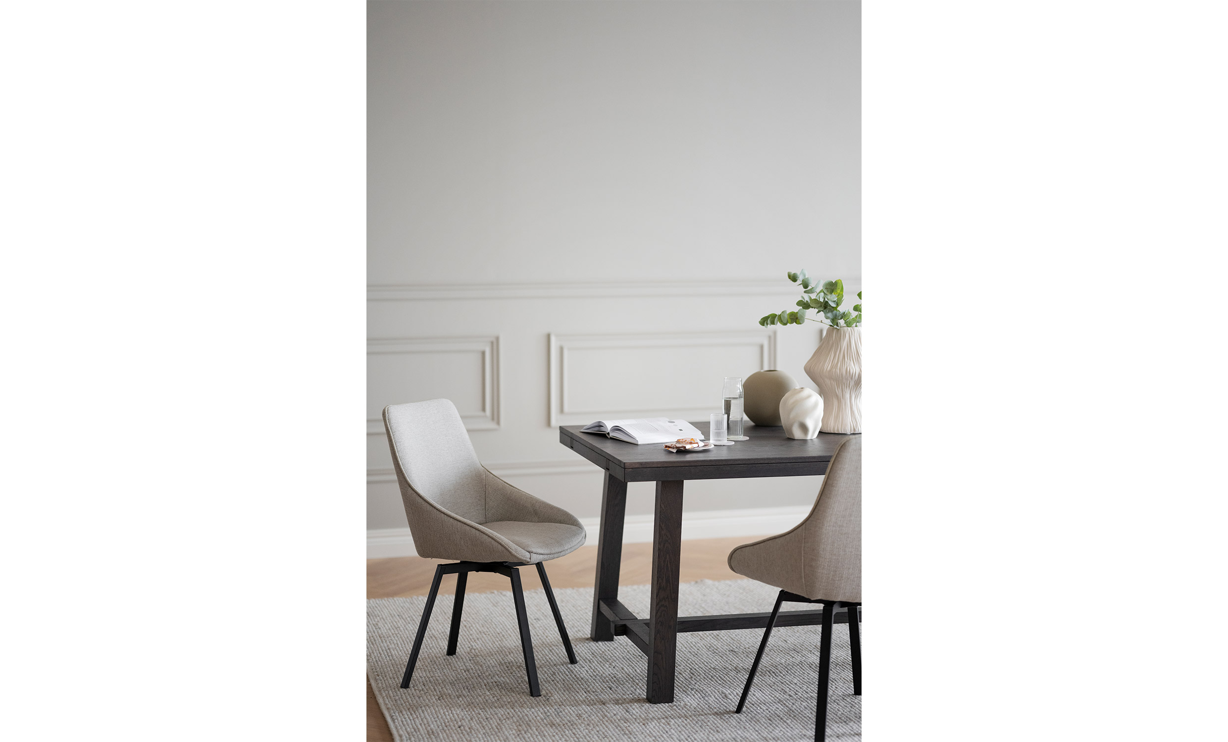 ALISON Snurrstol Beige/Svart från Rowico Home, bild 2