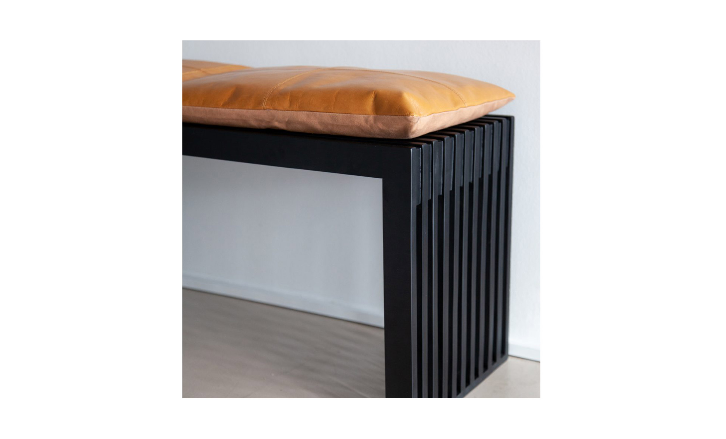 RIB set bänk svartlackat brun skinndyna från Cinas, bild 2