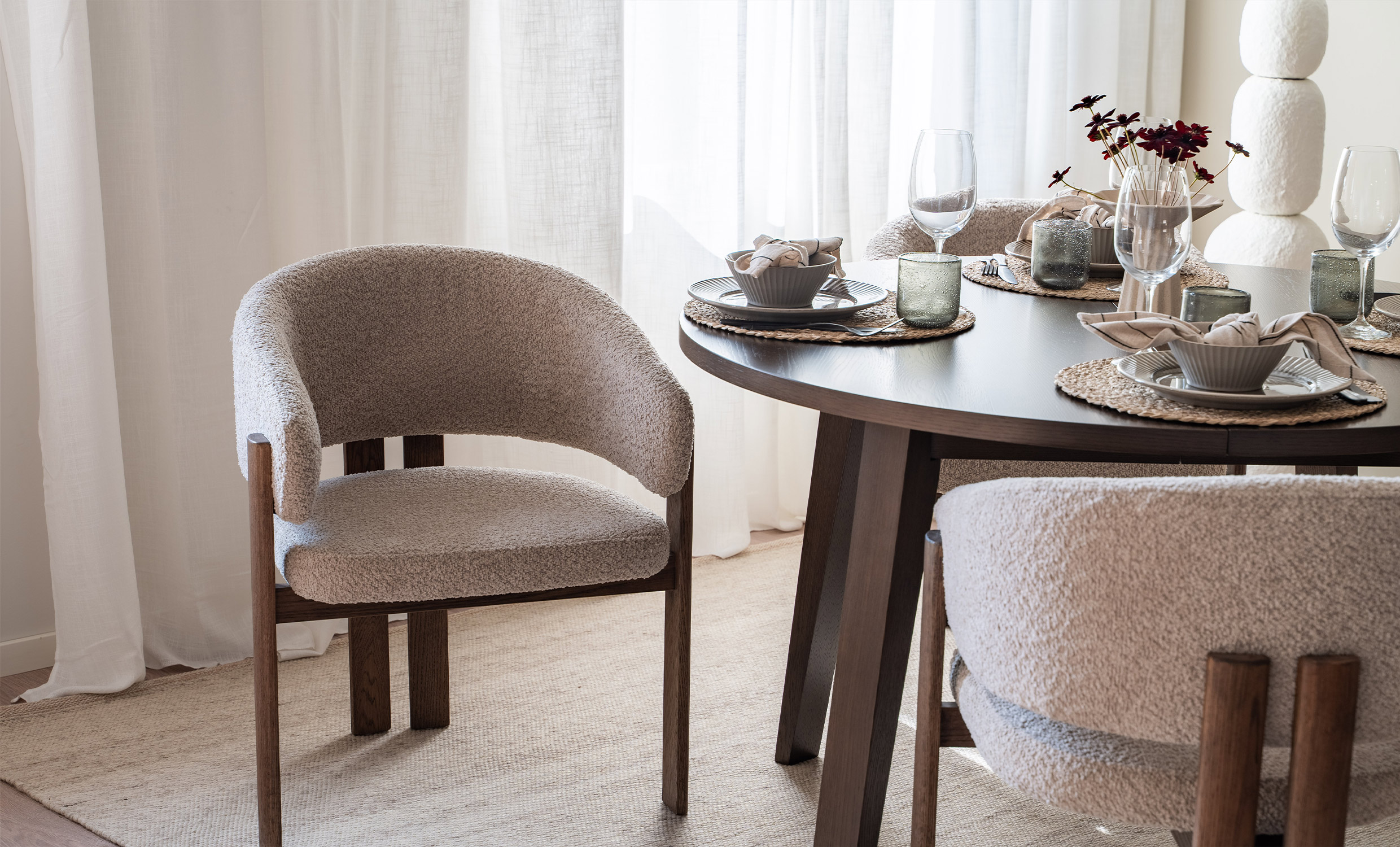 NODA Stol Offwhite/Brun från SoffaDirekt, bild 2