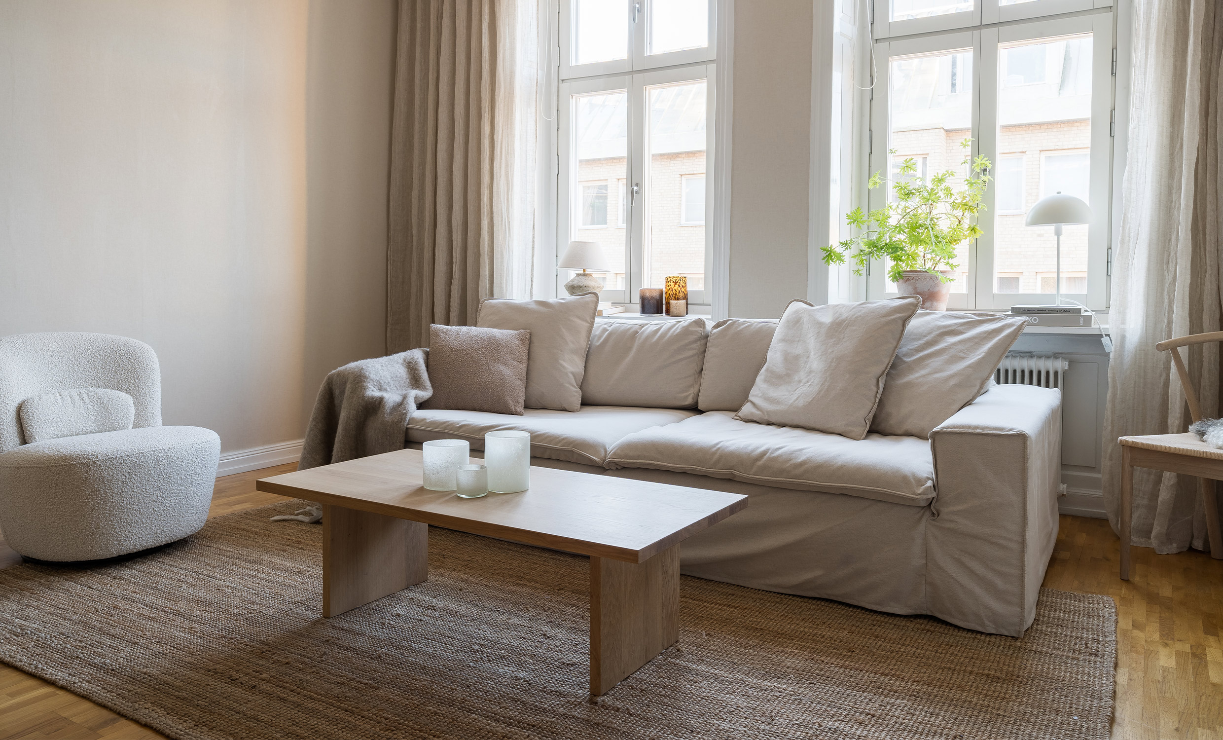 DOVER Grand Deluxe 4-sitssoffa Linnebeige från SoffaDirekt, bild 2