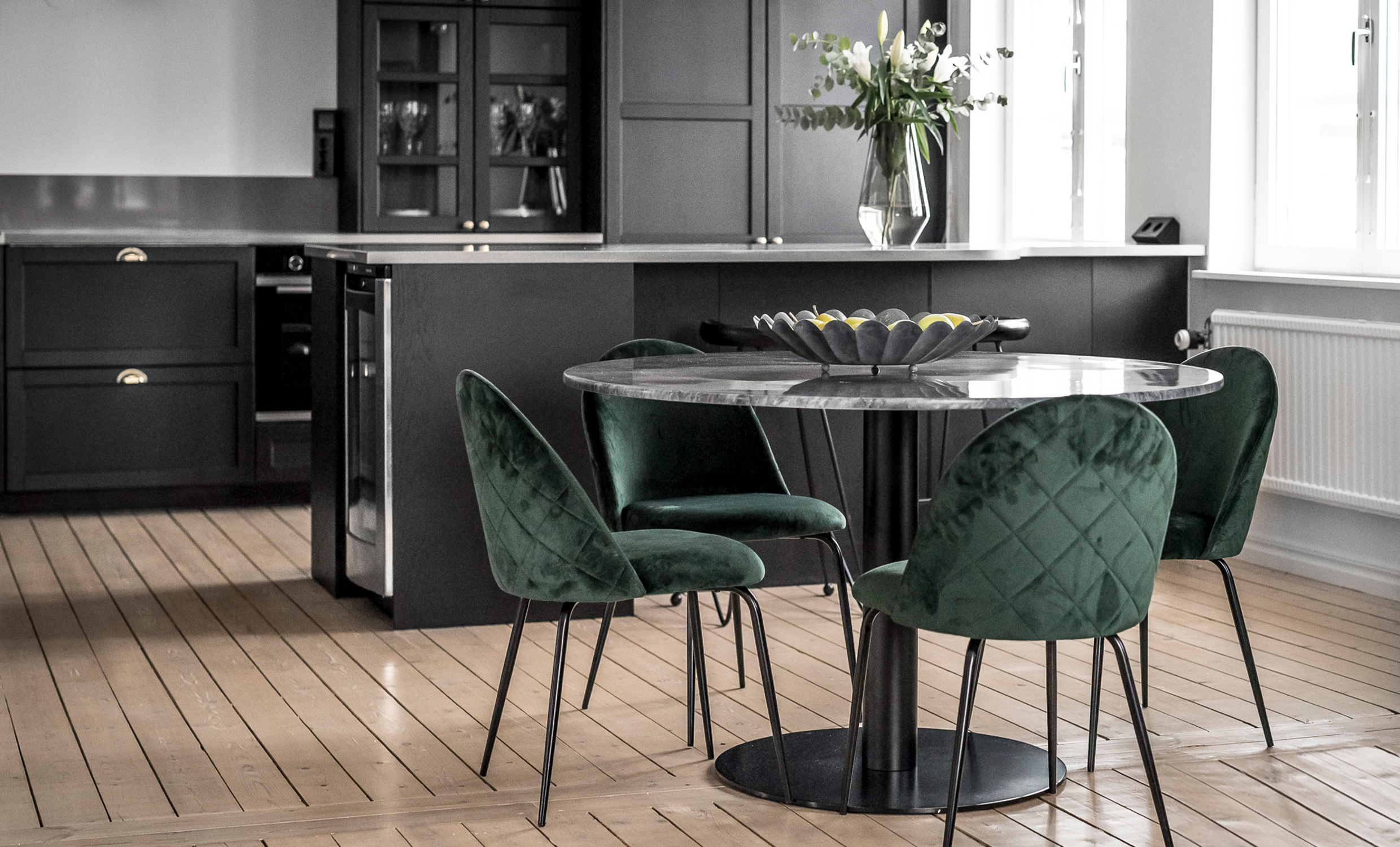 Olivia Stol Velvet Gra Svart Shoppa Hos Soffadirekt