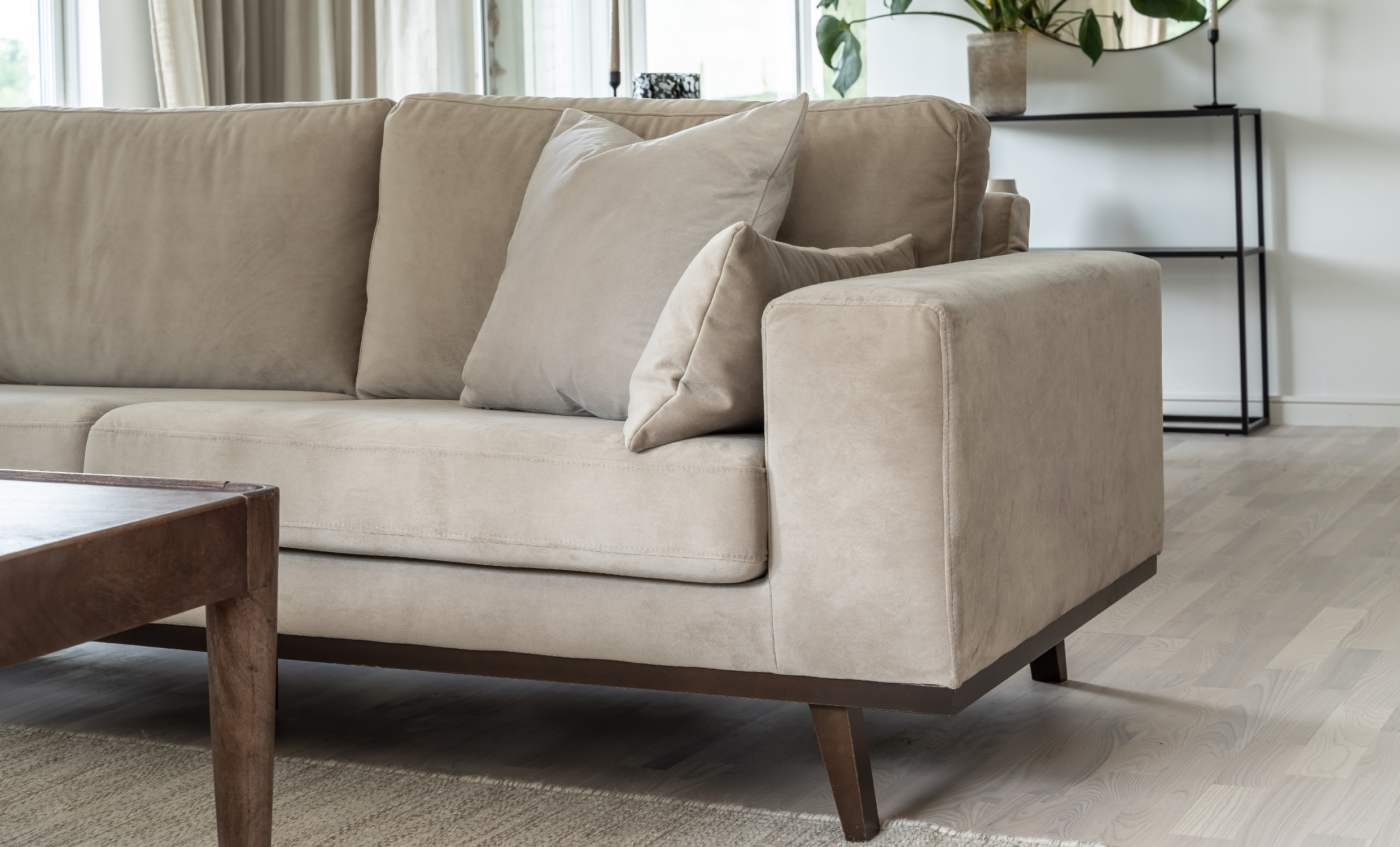 STOCKHOLM 3-sits soffa Velvet Edition Greige från SoffaDirekt, bild 2