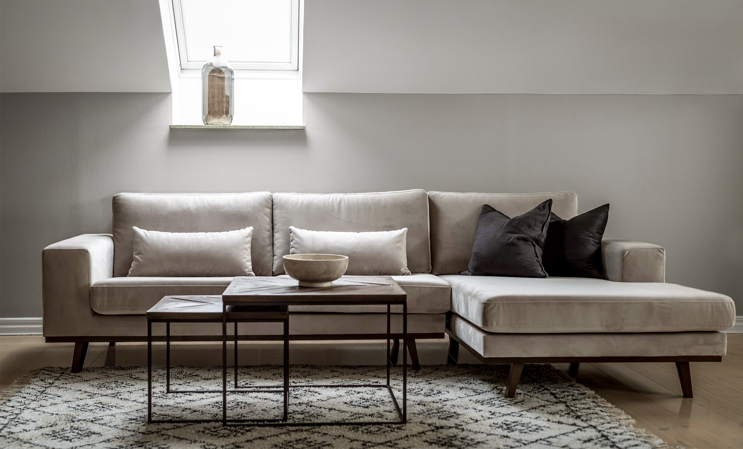 STOCKHOLM Divansoffa Höger Velvet Edition Greige från SoffaDirekt, bild 2