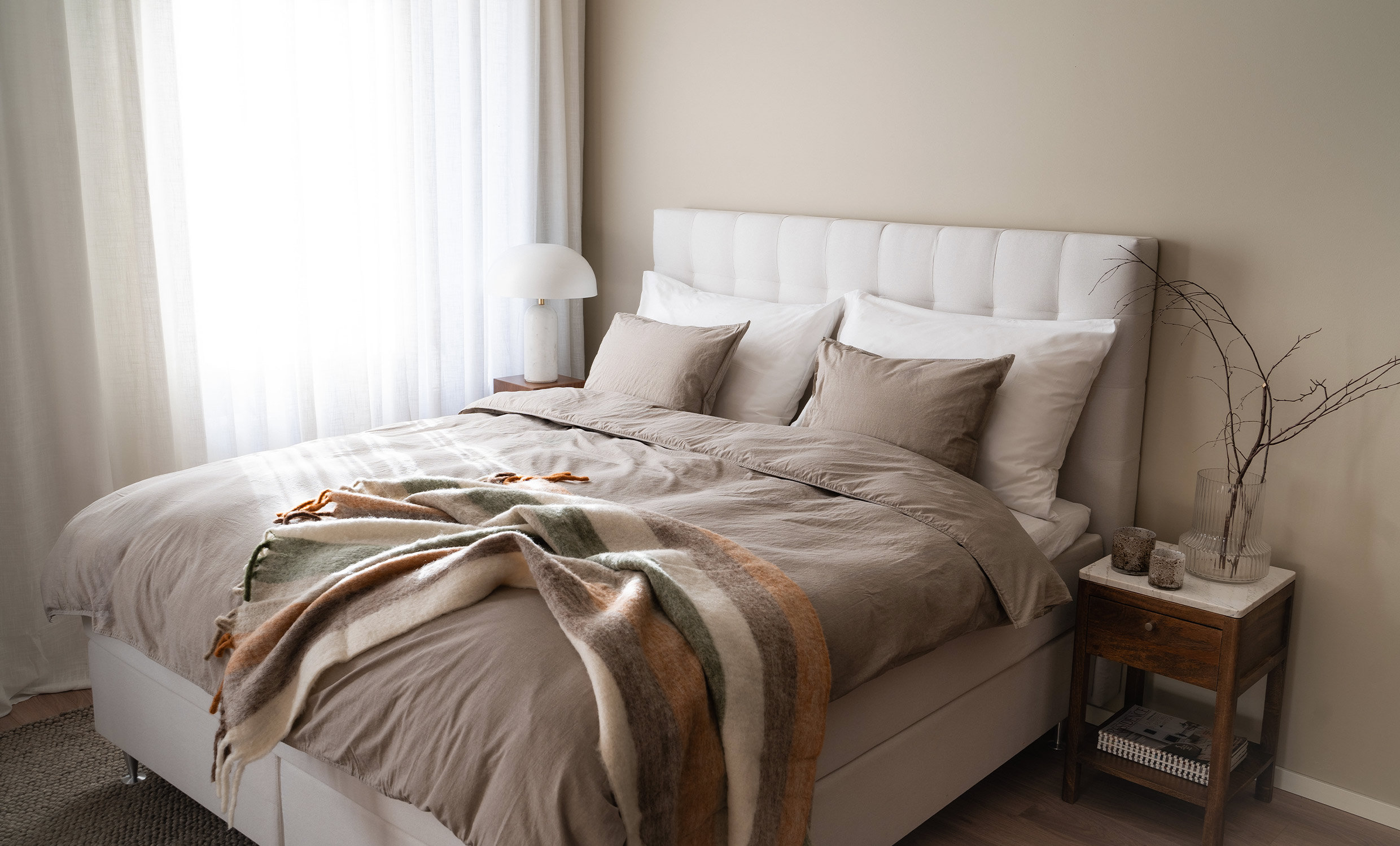 VÄRMDÖ Premium Kontinentalsäng 160x200 Offwhite från SoffaDirekt, bild 2