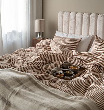 Höstinspirerat vardagsrum, sovrum och matplats