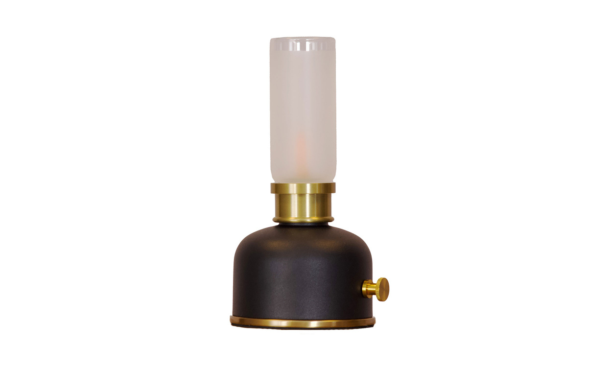 FRIDA Bordslampa H22 Svart i gruppen Belysning / Lampor / Bordslampor hos SoffaDirekt.se (120-22-BK)