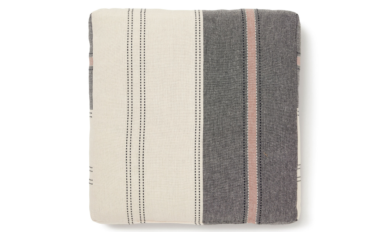 LEA Sittdyna 40x40 Svart/Offwhite i gruppen Mattor & Textil / Dynor hos SoffaDirekt.se (2372299)