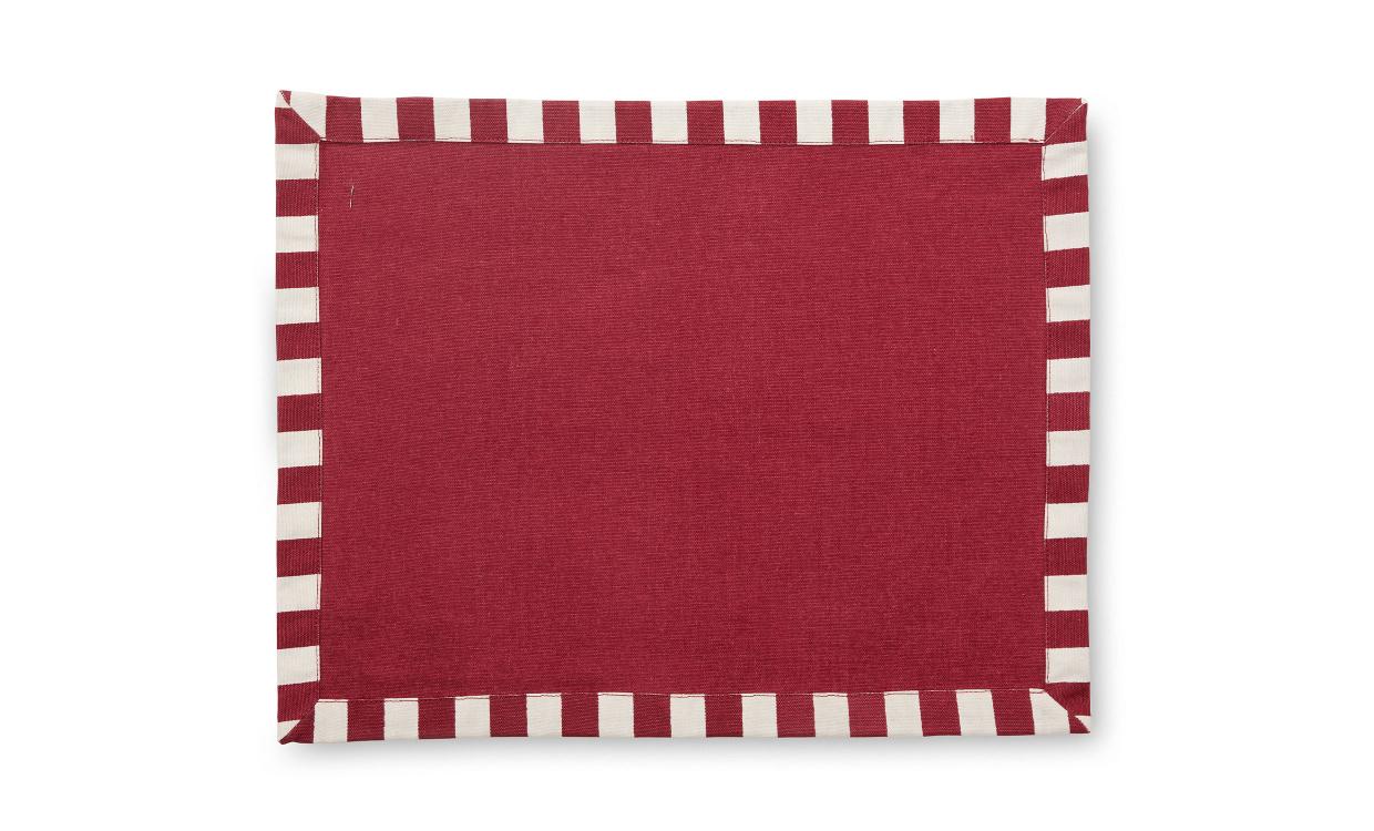 AMUSE Bordstablett 35x45 Röd i gruppen Kök / Skärbrädor & Brickor hos SoffaDirekt.se (2395937)