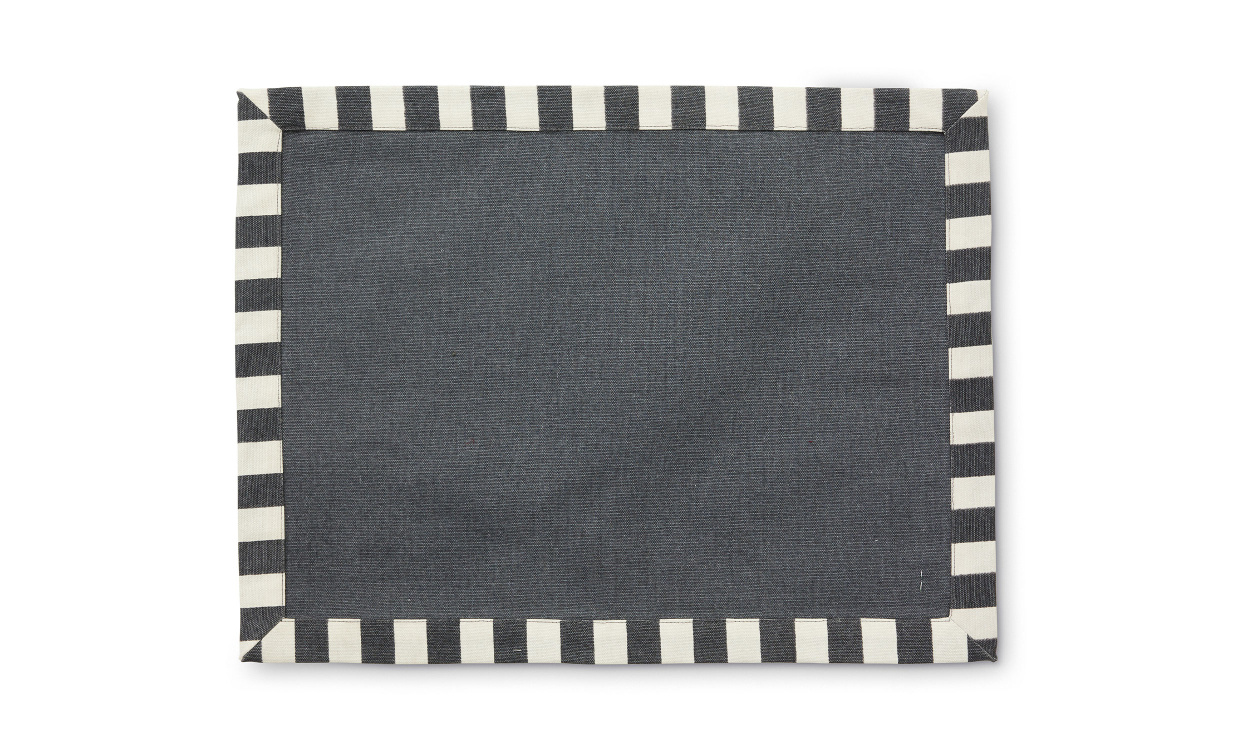 AMUSE Bordstablett 35x45 Grå i gruppen Kök / Skärbrädor & Brickor hos SoffaDirekt.se (2395998)