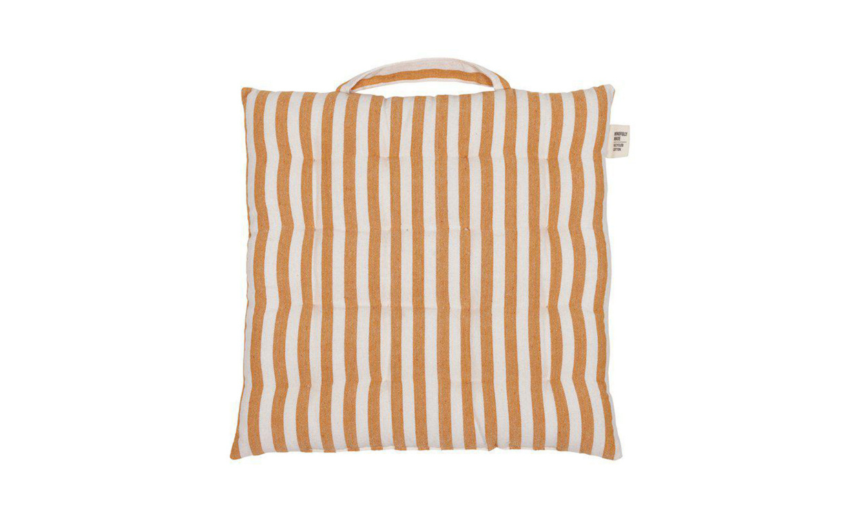 SELMA Sittdyna 38x38 Apelsin i gruppen K�k / K�ksredskap hos SoffaDirekt.se (240129-038-27)