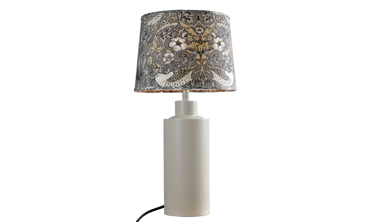 SOLO Bordslampa Beige 48cm i gruppen Belysning / Lampor / Bordslampor hos SoffaDirekt.se (4163218-010)