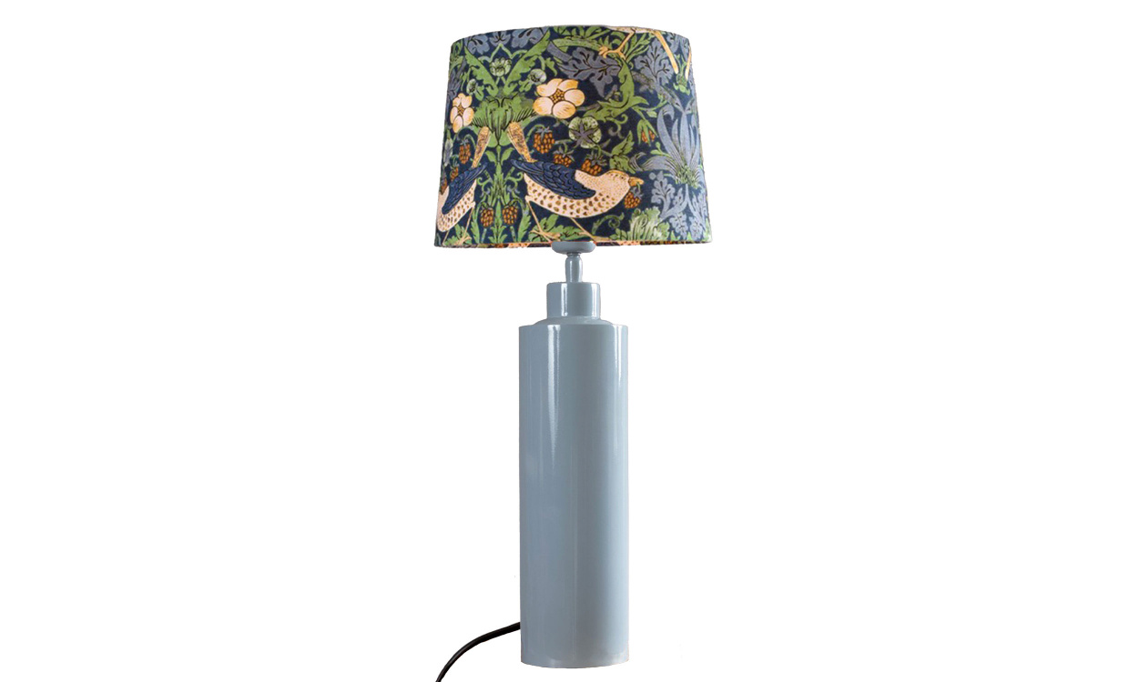 SOLO Bordslampa Blank Denim 58cm i gruppen Belysning / Lampor / Bordslampor hos SoffaDirekt.se (4164482-008)