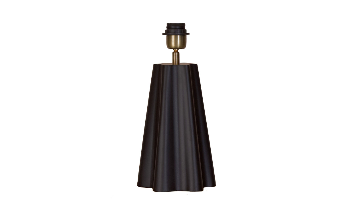 AIRA Lampfot 34cm Svart/Mässing i gruppen Belysning / Lampor / Bordslampor hos SoffaDirekt.se (437-34-BK)