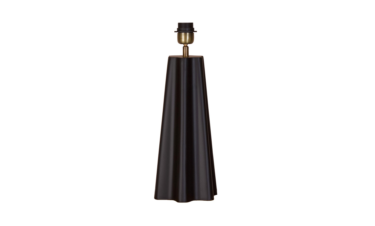 AIRA Lampfot 44cm Svart/Mässing i gruppen Belysning / Lampor / Bordslampor hos SoffaDirekt.se (437-44-BK)