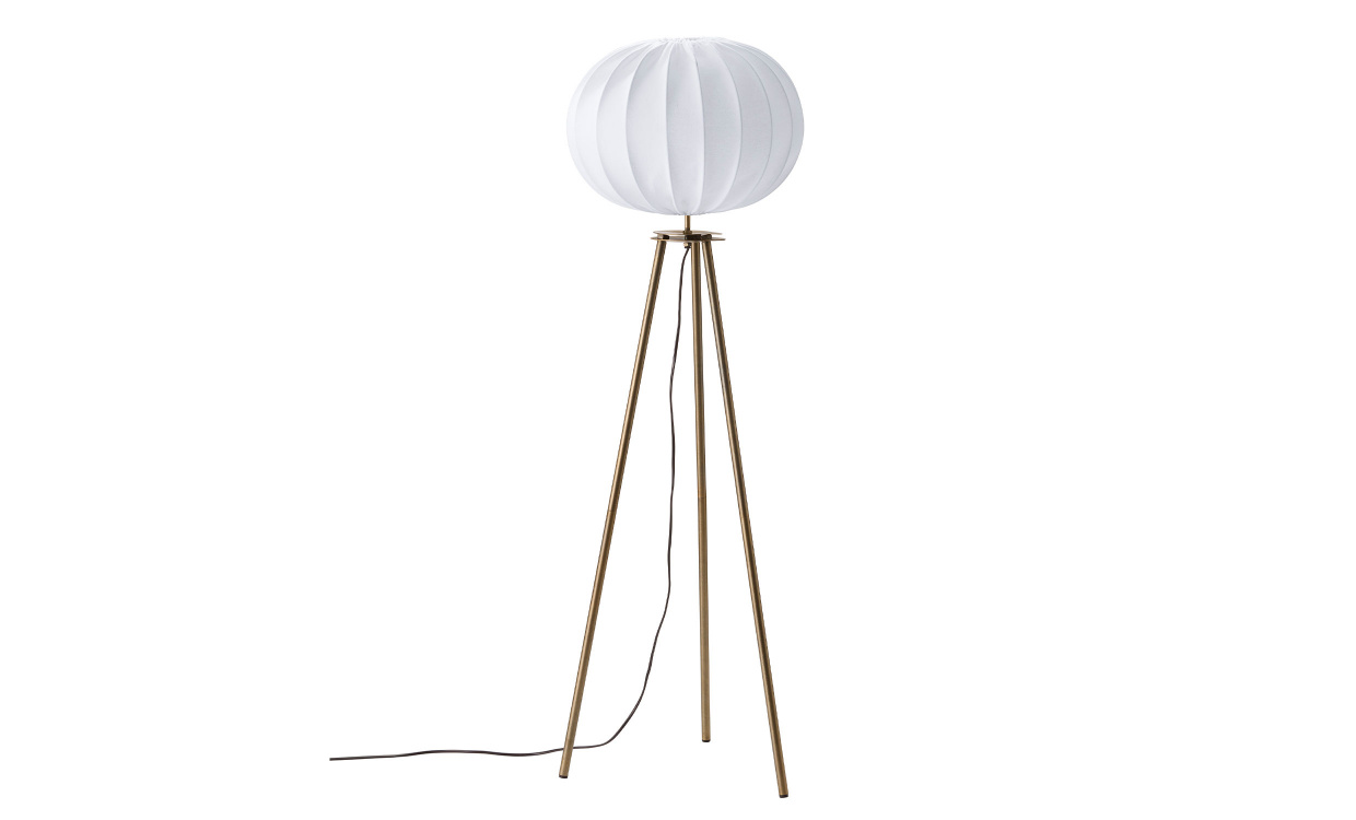 BASE Golvlampa Antikmssing/Vit i gruppen Belysning / Lampor / Golvlampor hos SoffaDirekt.se (4410502-FR01)