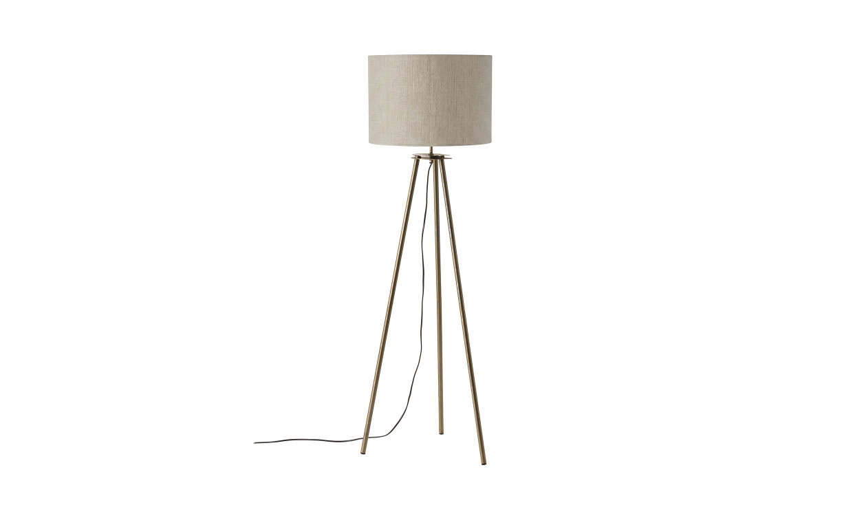 BASE Stativlampa 123cm Antikmässing i gruppen Belysning / Lampor / Golvlampor hos SoffaDirekt.se (4410502-L021)