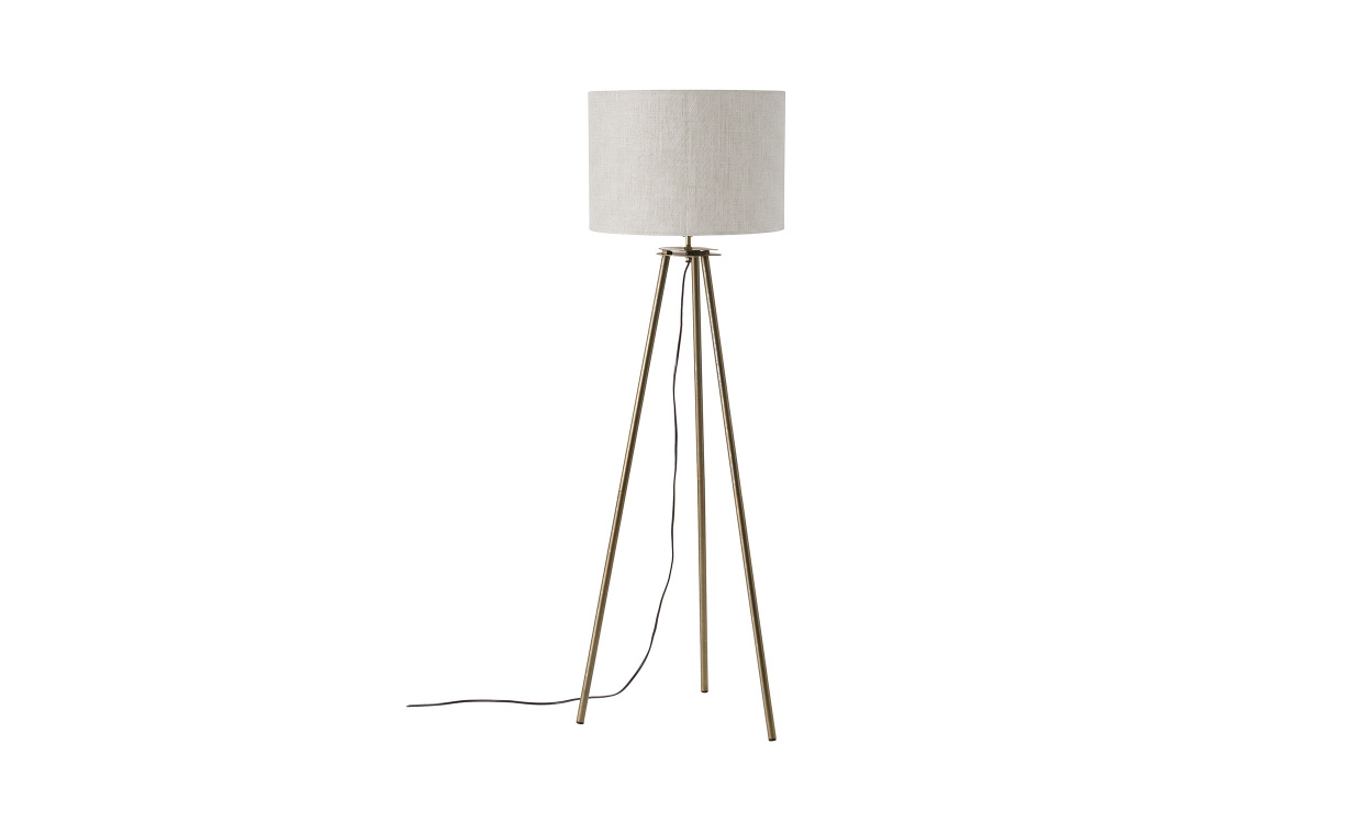 BASE Stativlampa 123cm Antikmässing i gruppen Belysning / Lampor / Golvlampor hos SoffaDirekt.se (4410502-L121)