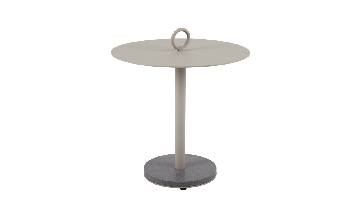 NIOBE Sidobord Beige i gruppen Utembler / Trdgrdsbord / Soffbord hos SoffaDirekt.se (4771-21)