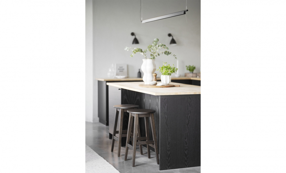 AUSTIN Barpall Brun Ek i gruppen Matplats / Sittmbler / Barstolar hos SoffaDirekt.se (103514)
