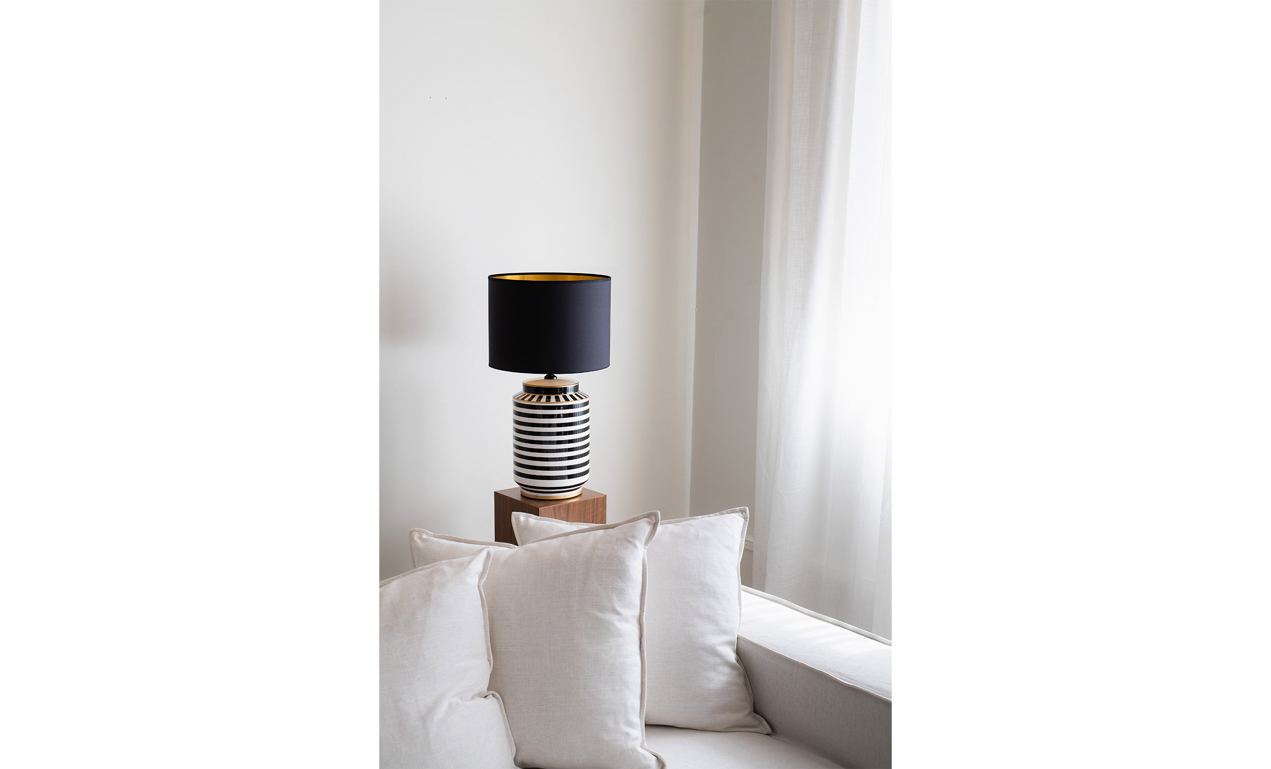 GATSBY Lampfot Svart/Vit