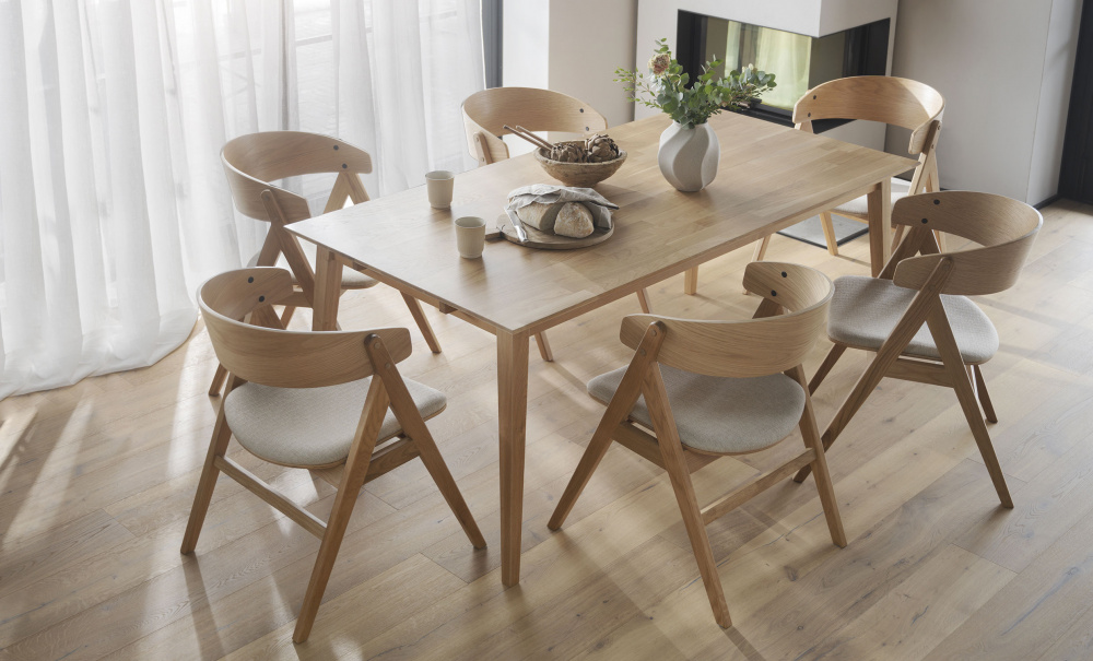 FILIPPA Matbord 180 Ek i gruppen Matplats / Bord / Matbord hos SoffaDirekt.se (113720)