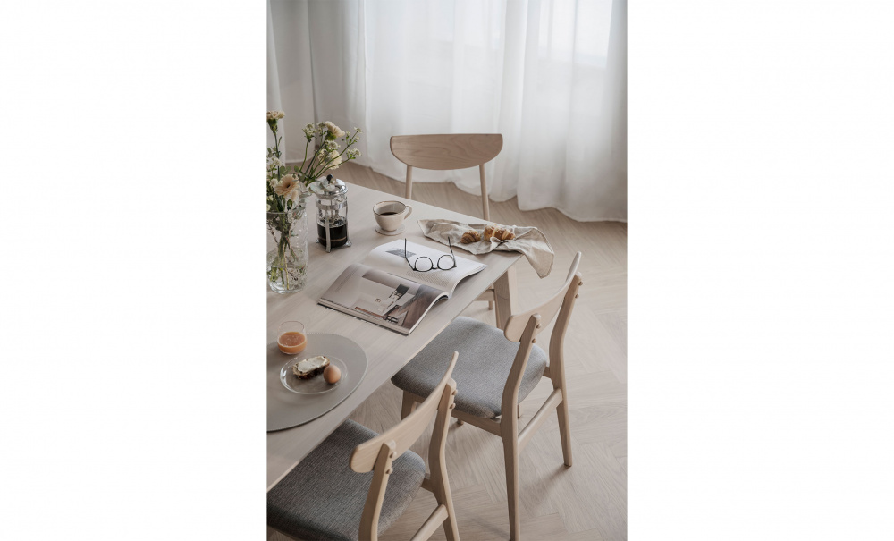 FILIPPA Matbord 140 Vitpigmenterad ek i gruppen Matplats / Bord / Matbord hos SoffaDirekt.se (113731)