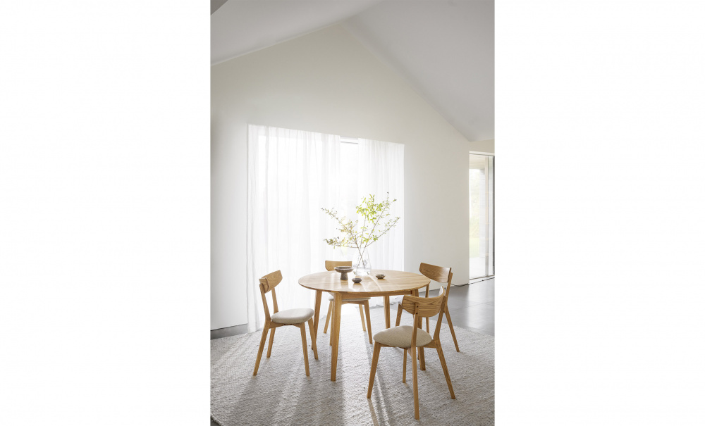 FILIPPA Matbord 120 Ek i gruppen Matplats / Bord / Matbord hos SoffaDirekt.se (113798)