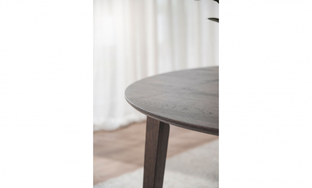 FILIPPA Matbord Runt 120 Mrkbrun i gruppen Matplats / Bord / Matbord hos SoffaDirekt.se (113830)
