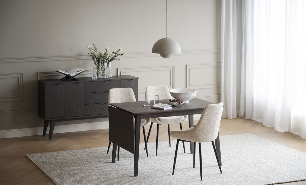 FILIPPA Sideboard 150 Mrkbrun i gruppen Vardagsrum / Soffbord / Sidobord hos SoffaDirekt.se (117942)