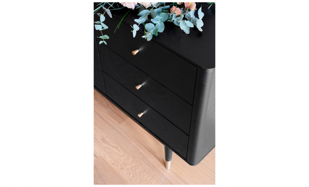 FENWOOD Sideboard Svart i gruppen Vardagsrum / Frvaringsmbler / Sideboards hos SoffaDirekt.se (118602)