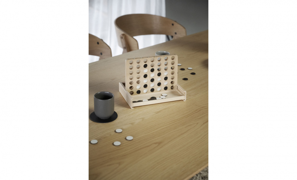 YUMI Matbord 190x90 Lackad ek i gruppen Matplats / Bord / Matbord hos SoffaDirekt.se (119200)