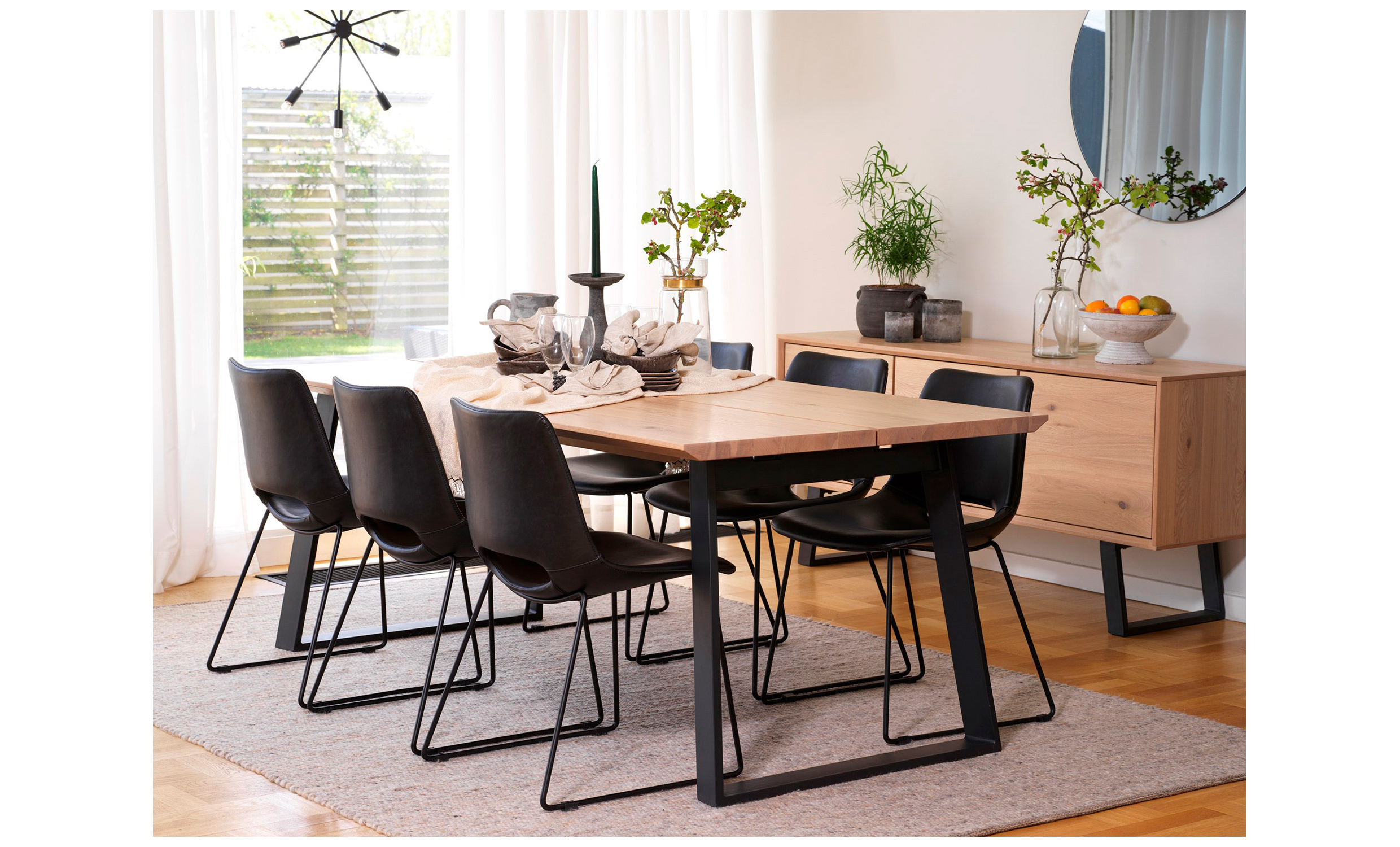 MELVILLE Matbord 210 Vitpigmenterad Ek