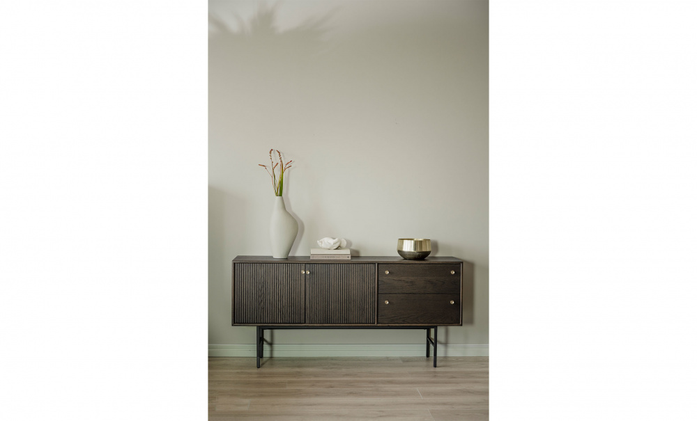 CLEARBROOK Sideboard 160 Brun i gruppen Vardagsrum / Frvaringsmbler / Sideboards hos SoffaDirekt.se (119782)