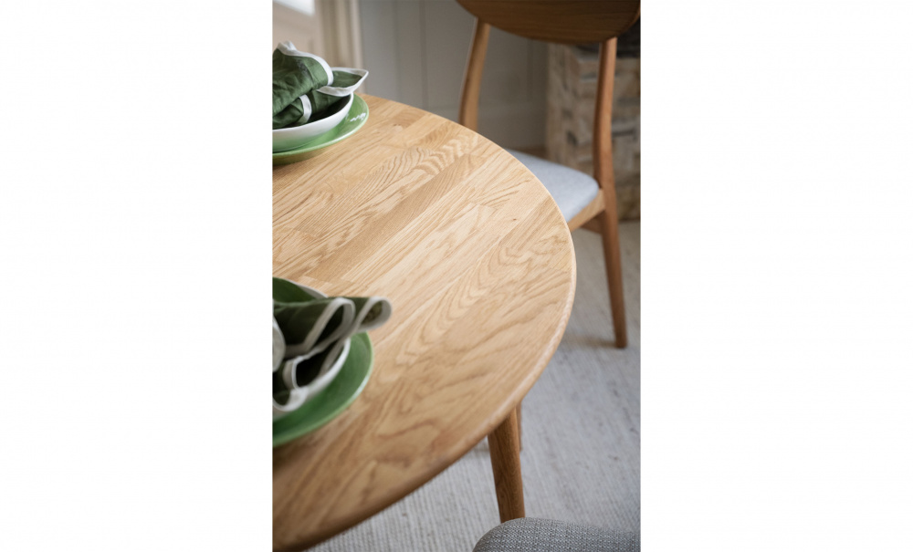 TYLER Matbord Runt 120/165 Ek i gruppen Matplats / Bord / Matbord hos SoffaDirekt.se (119952)