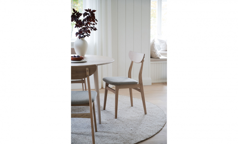 RODHAM Stol Vitpigment Ek/Gr-beige i gruppen Matplats / Sittmbler / Stolar hos SoffaDirekt.se (120087)