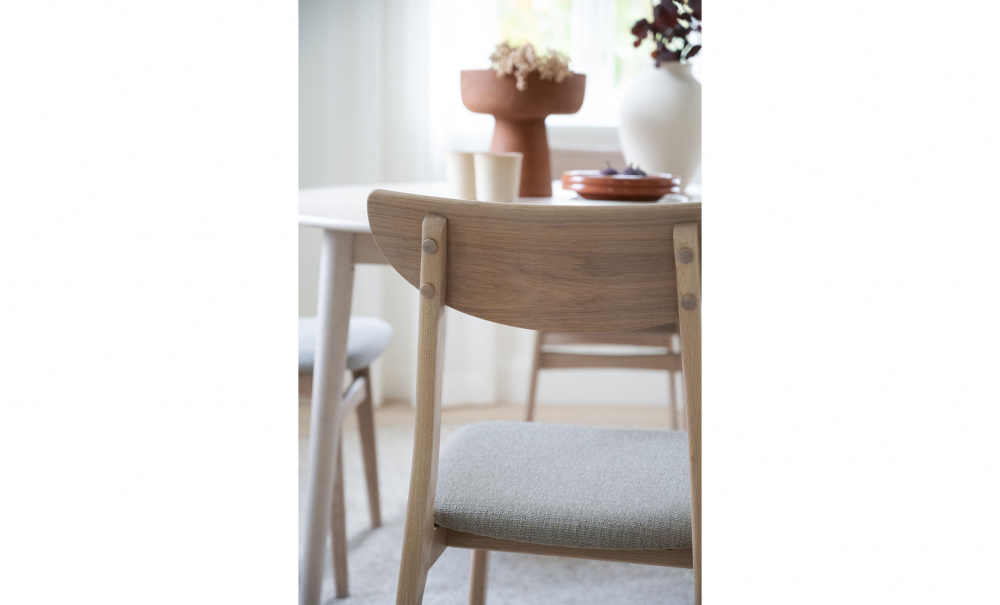 RODHAM Stol Vitpigment Ek/Gr-beige i gruppen Matplats / Sittmbler / Stolar hos SoffaDirekt.se (120087)