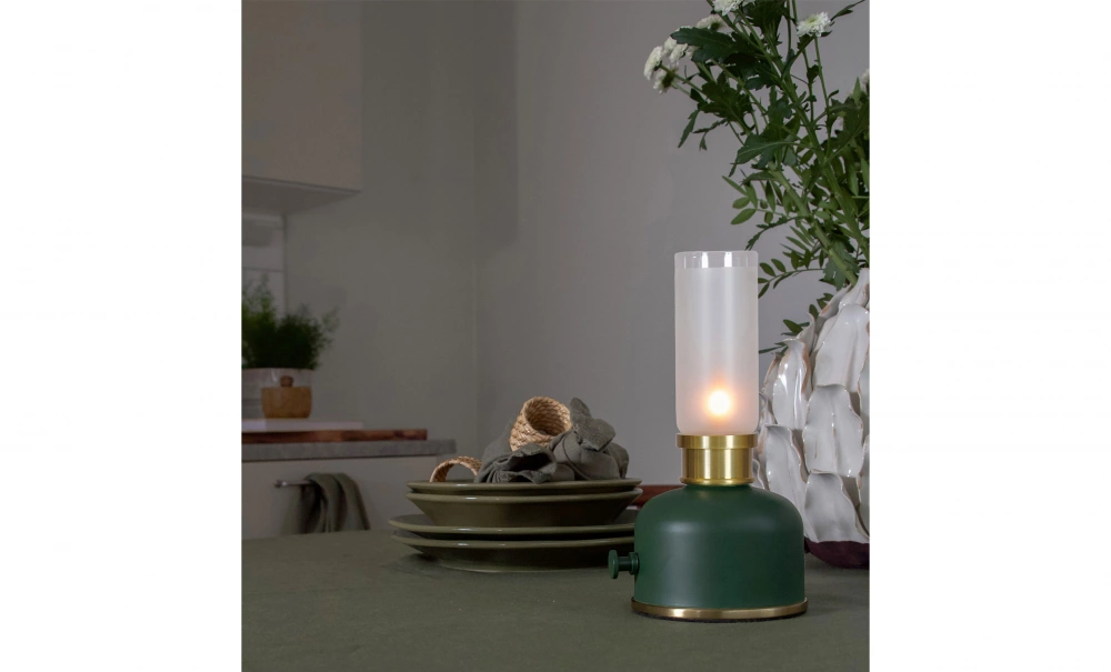 Bild nr 2 (FRIDA Bordslampa Laddbar M�rkgr�n)