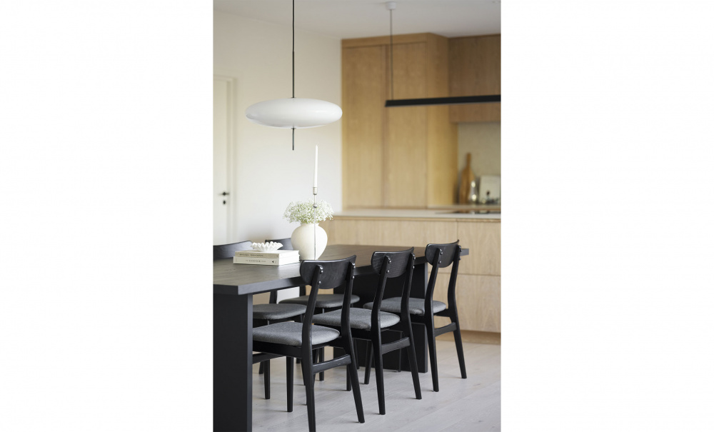 EMMETT Matbord 240 Svart Ask i gruppen Matplats / Bord / Matbord hos SoffaDirekt.se (120354)