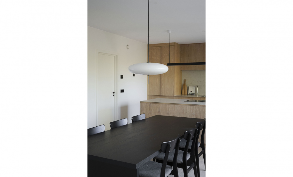 EMMETT Matbord 240 Svart Ask i gruppen Matplats / Bord / Matbord hos SoffaDirekt.se (120354)