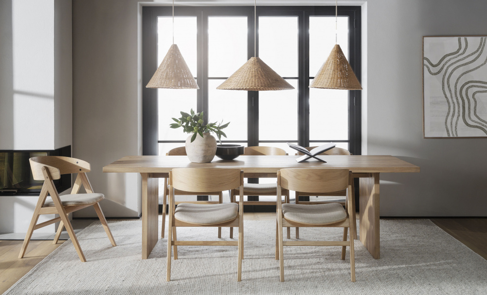 EMMETT Matbord 240 Ek i gruppen Matplats / Bord / Matbord hos SoffaDirekt.se (120356)