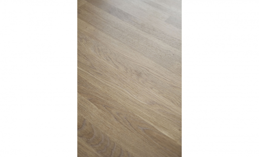 EMMETT Matbord 240 Ek i gruppen Matplats / Bord / Matbord hos SoffaDirekt.se (120356)