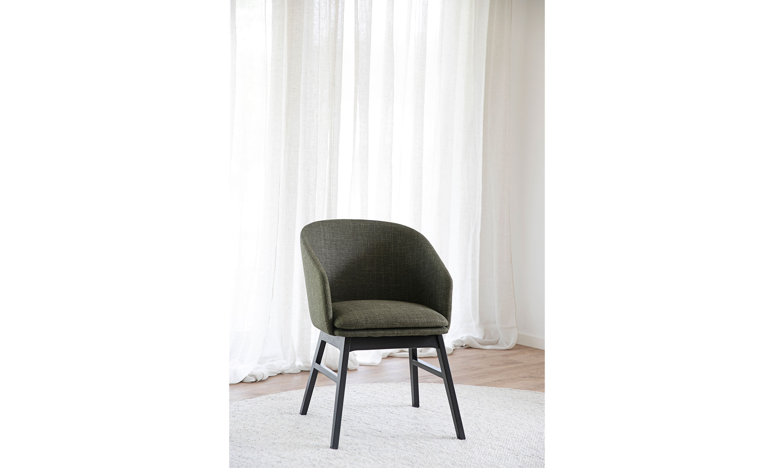 WINDHAM Karmstol grnt tyg/svart