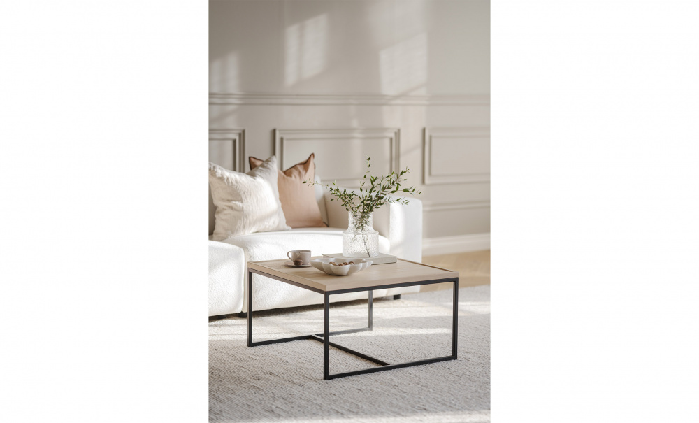 DEERFIELD Soffbord 70x70 Vitpigmenterad i gruppen Vardagsrum / Soffbord / Trbord hos SoffaDirekt.se (121034)