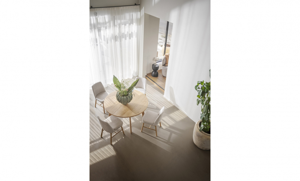 GLENSIDE Matbord 130 Ek i gruppen Matplats / Bord / Matbord hos SoffaDirekt.se (121140)