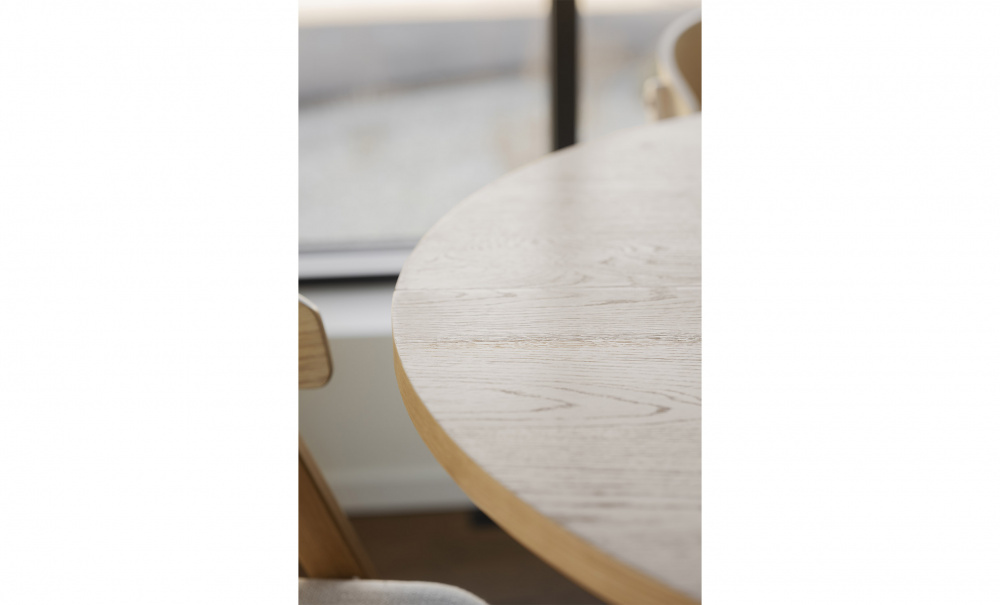 GLENSIDE Matbord 130 Ek i gruppen Matplats / Bord / Matbord hos SoffaDirekt.se (121140)