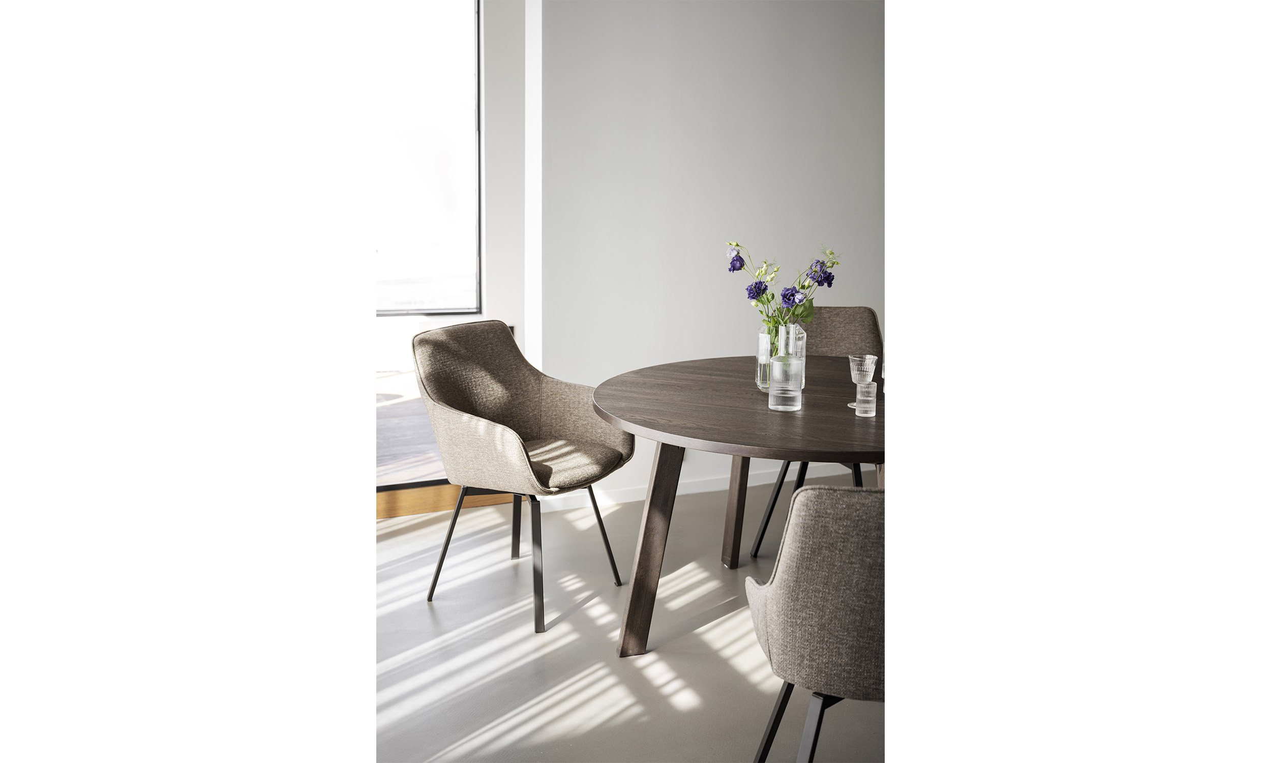 GLENSIDE Matbord 130 Brun