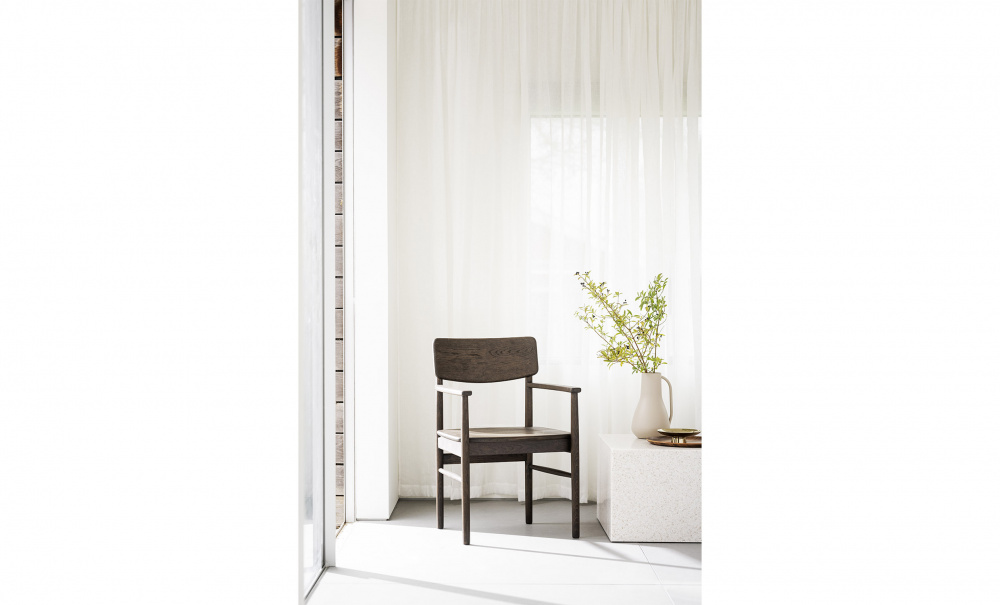 MAIDSTONE Karmstol Brun i gruppen Matplats / Sittmbler / Stolar hos SoffaDirekt.se (123025)