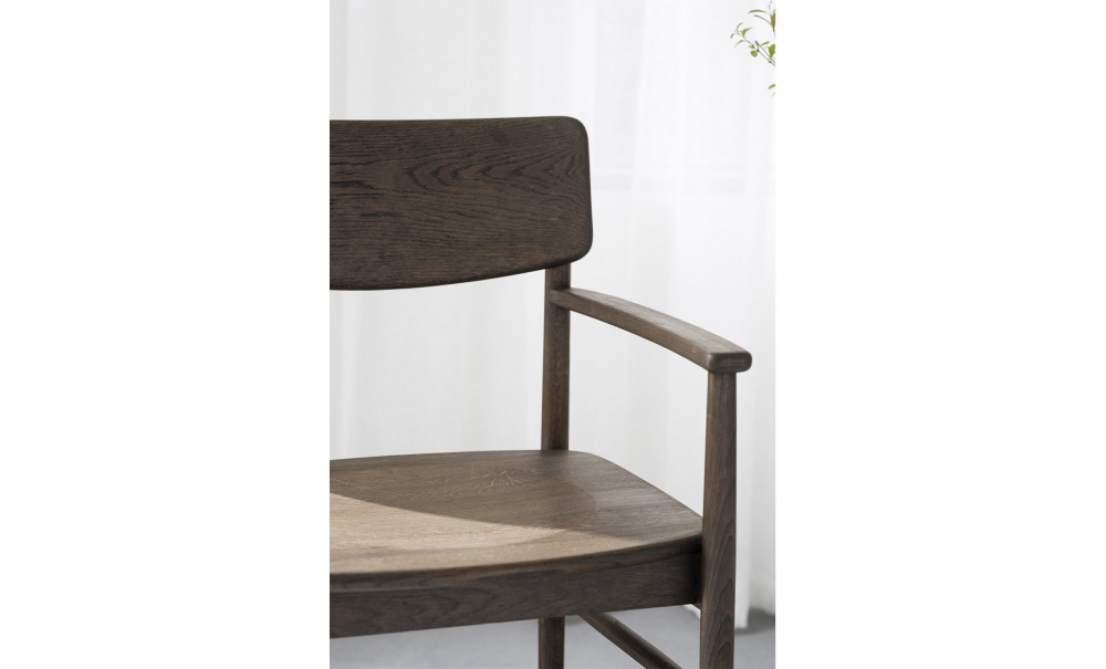 MAIDSTONE Karmstol Brun i gruppen Matplats / Sittmbler / Stolar hos SoffaDirekt.se (123025)