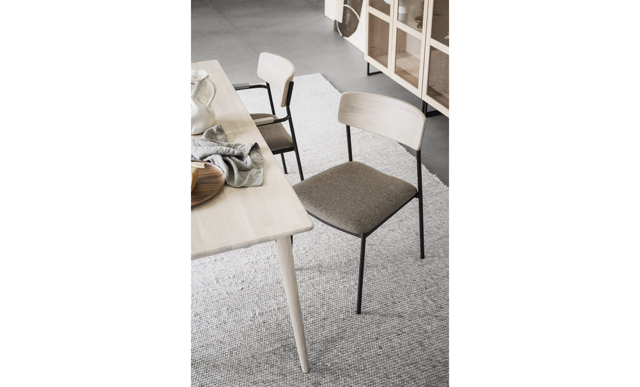 MAYMONT Stol Mrkbeige/Vitpigmenterad